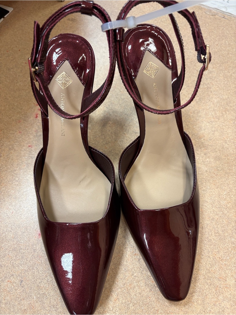 New ANTONIO MELANI Burgundy Patent Leather Pointed Slingback Heels - Picture 2 of 3